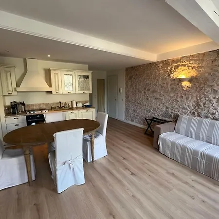 C054-bel Lumineux Au Coeur Du Suquet Apartament