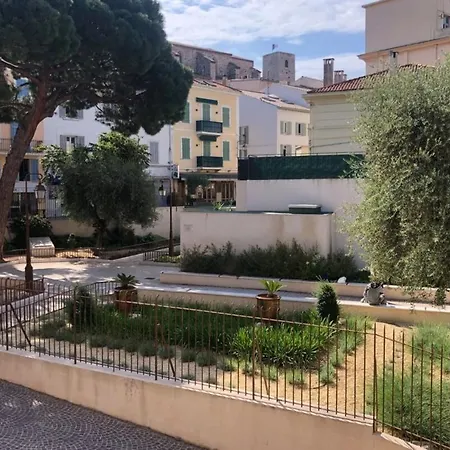 Apartment C054-bel Lumineux Au Coeur Du Suquet Cannes