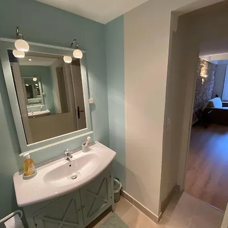 Apartment C054-bel Lumineux Au Coeur Du Suquet Cannes